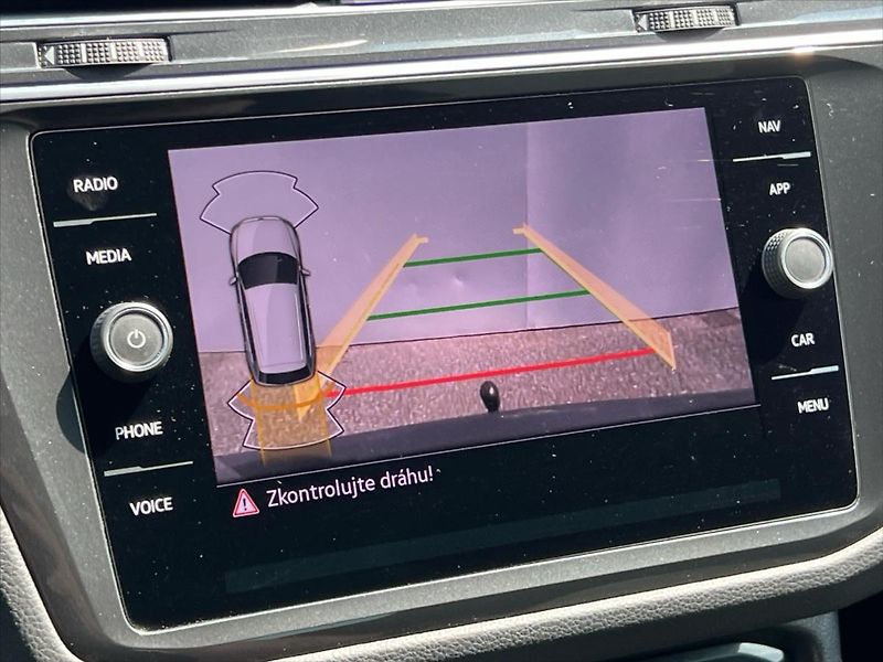 Volkswagen Tiguan 2,0 TDi 110kW 7DSG LIFE - fotka 17 z 26