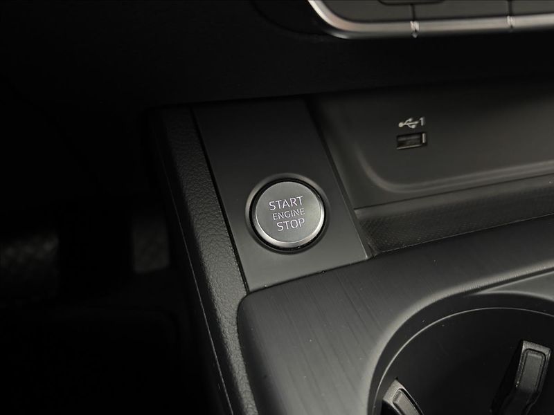 Audi A5 2,0 140kW AT 4X4 HUD DPH NAVI - fotka 32 z 56
