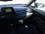Toyota C-HR (2022) Business 1.8 Hybrid, digi klim - náhled 8