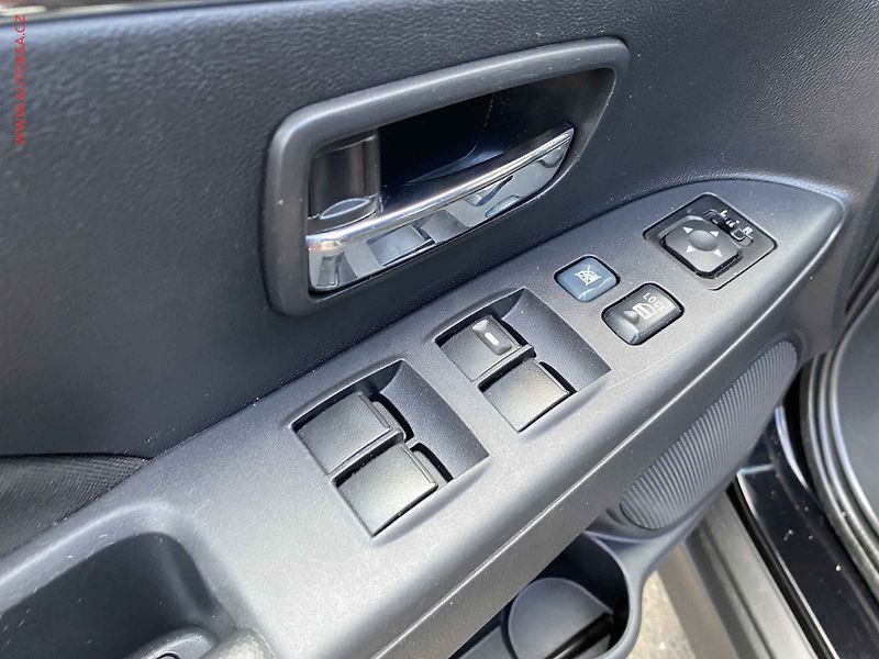 Mitsubishi ASX (2013) 1.8 Di-D, AC, tempo - fotka 13 z 16