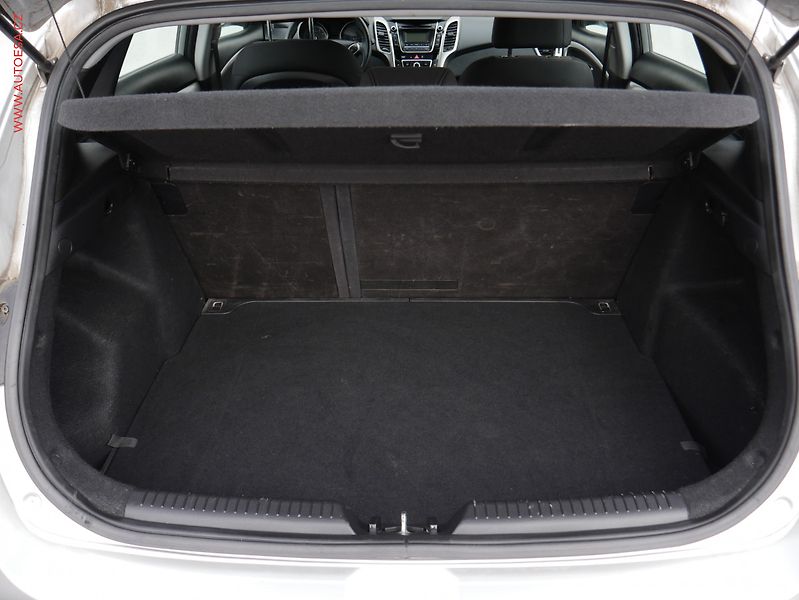 Hyundai i30 (2012) 1.4 i, ČR, AC - fotka 8 z 16