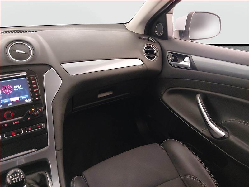 Ford Mondeo (2011) Titanium 2.0 TDCi, po STK - fotka 8 z 19