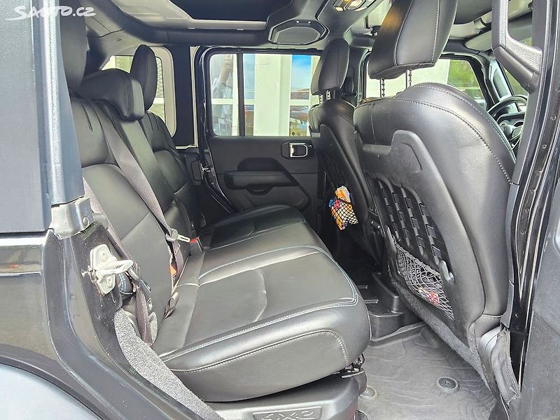 Jeep Wrangler Rubicon 4xe Unlimited, tažné - fotka 24 z 26