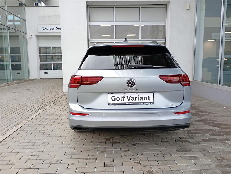 Volkswagen Golf Variant (2026) 1,5 eTSI 7DSG mHEV  People - fotka 6 z 19
