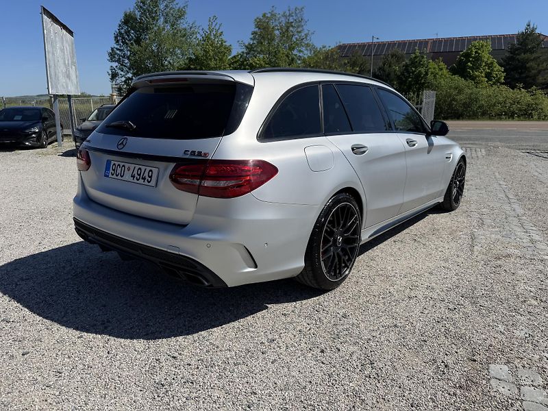 Mercedes-Benz Třídy C (2017) C63S AMG V8 Biturbo  - fotka 53 z 55