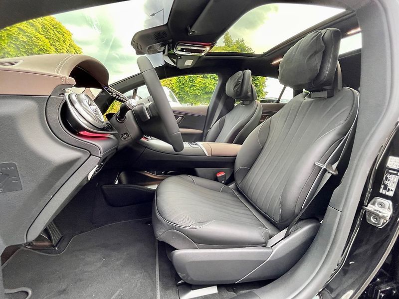 Mercedes-Benz EQS (2025) 450 4MATIC Linie AMG - fotka 29 z 29