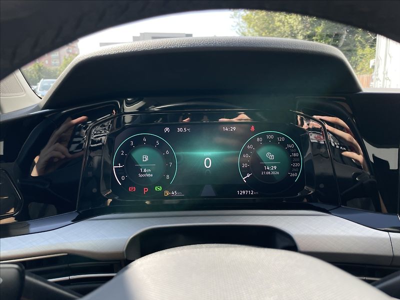 Volkswagen Golf Variant 1,5 eTSI DSG Life Kamera+KESSY - fotka 9 z 23