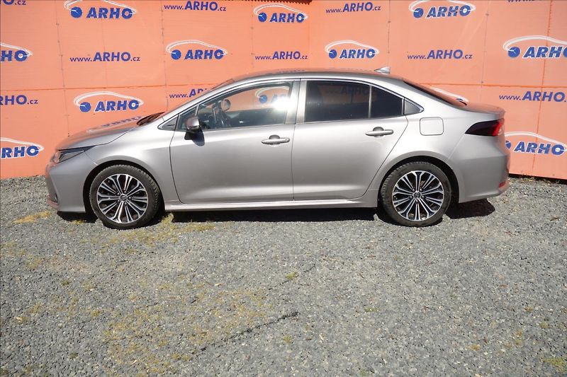 Toyota Corolla 1,6 VVT-i, ČR, 1 MAJ.,SERV.KN. - fotka 4 z 40