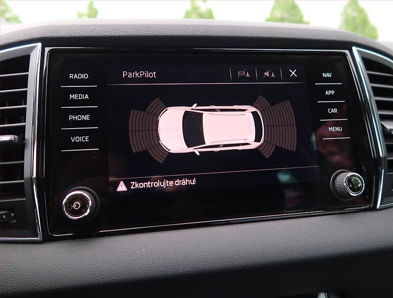 Škoda Karoq (2017) Style 1.5 TSI - fotka 18 z 24