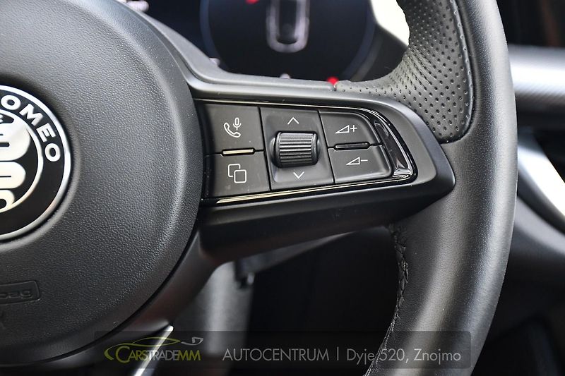 Alfa Romeo Stelvio 2.0T 16V 206kW VELOCE AT8 Q4 - fotka 26 z 44