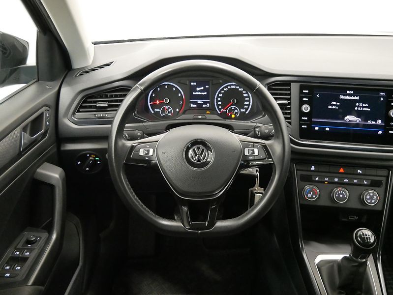 Volkswagen T-Roc - fotka 16 z 24