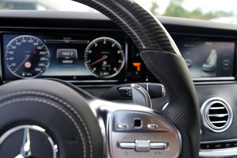 Mercedes-Benz Třídy S S 500 4Matic Coupe AMG - fotka 48 z 48