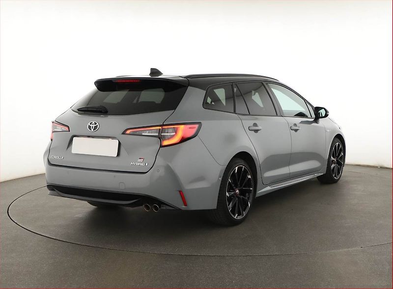 Toyota Corolla (2021) GR Sport 2.0 Hybrid - fotka 5 z 19