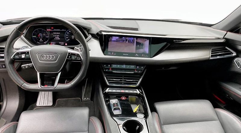 Audi RS e-tron GT AWD 360k HuD Vzduch Masáž Pano - fotka 11 z 14