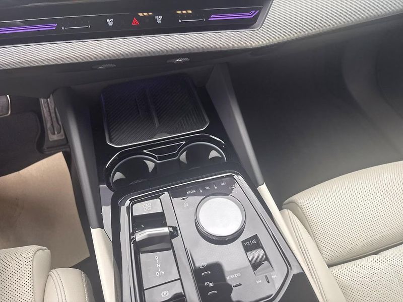 BMW Řada 5 520d xDrive M-Sport DA/PA Pro - fotka 11 z 13