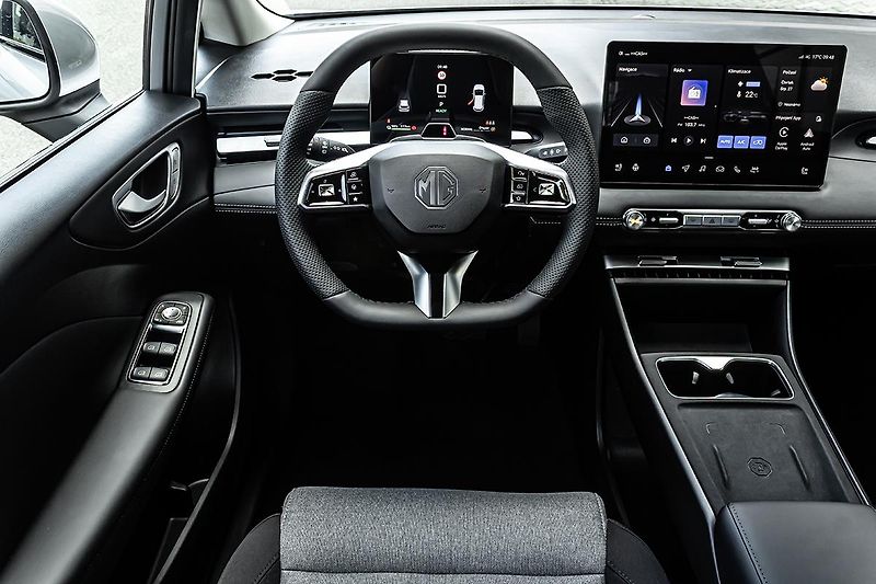 MG MG4 EV Urban (2026) 54 kWh  Premium - fotka 15 z 23