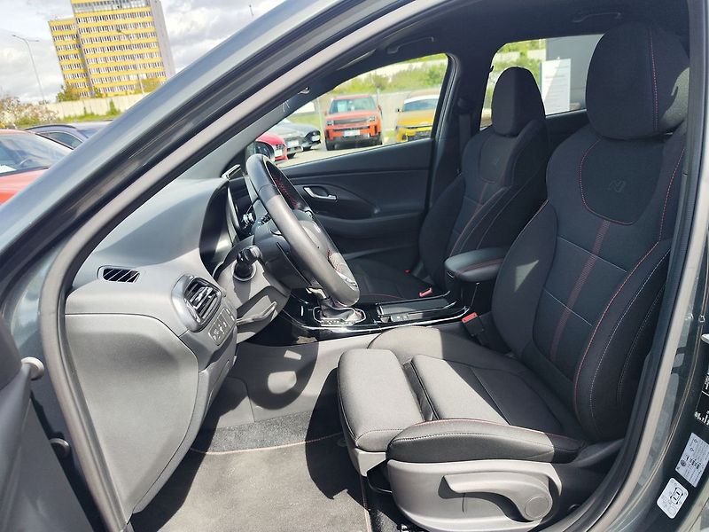 Hyundai i30 1.5 T-GDI/103kW N-Line DCT - fotka 14 z 34