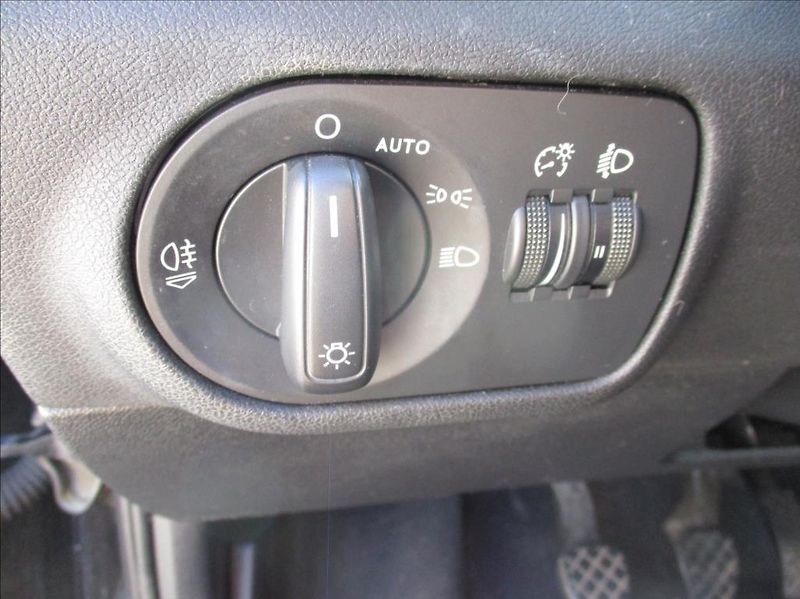 Audi A1 1,2 TSi, klima,Navi,serv.kn. - fotka 23 z 32