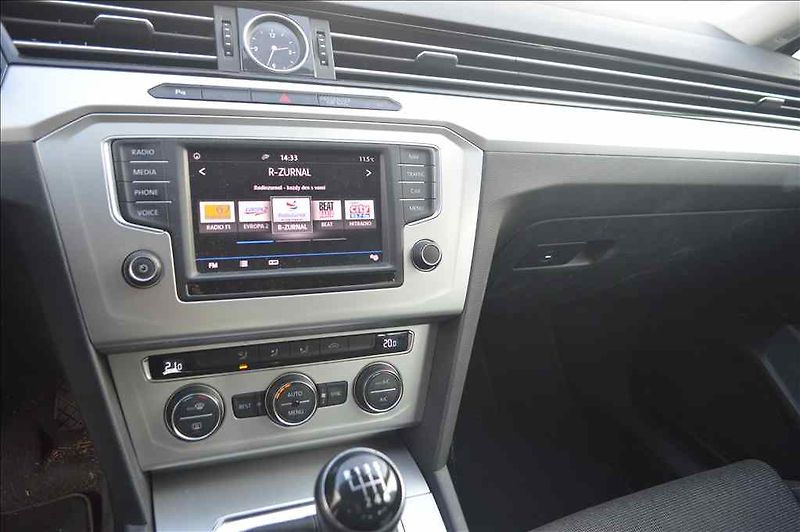 Volkswagen Passat (2017) VARIANT1,6 TDI BMT - fotka 15 z 22