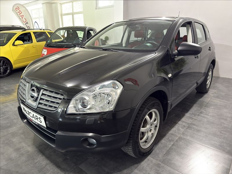 Nissan Qashqai 2,0   i 4x4 PANORAMA TAŽNÉ - fotka 3 z 30