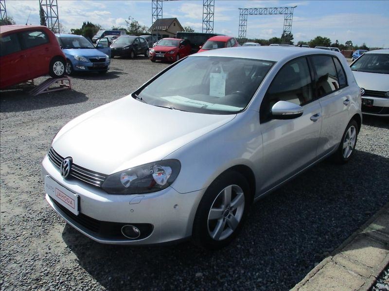 Volkswagen Golf 1,2 TSI, aut.klima,serv.kniha, - fotka 3 z 35