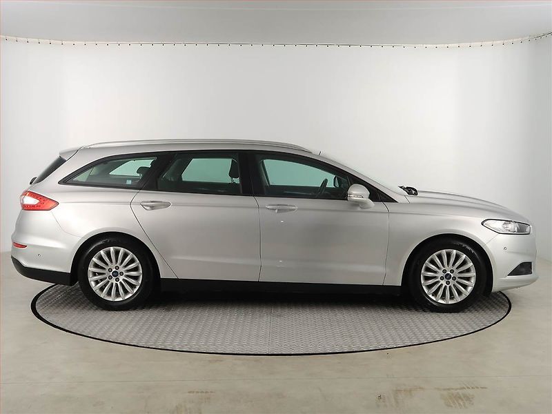 Ford Mondeo (2018) Trend 2.0 TDCI, Automat, Navi - fotka 6 z 18