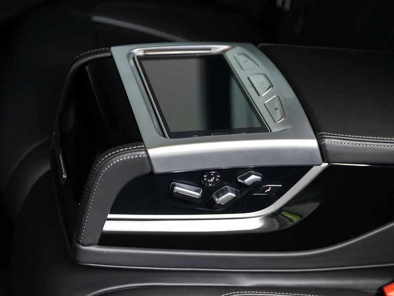 BMW Řada 7 740d xDrive - fotka 22 z 22