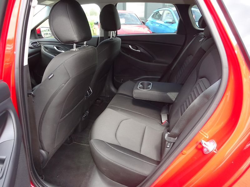 Hyundai i30 1.5 T-GDI 103kW DCT Style - fotka 11 z 21