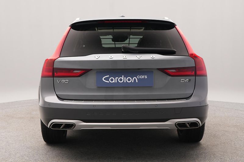 Volvo V90 CC D4 AWD MOMENTUM PRO  - fotka 9 z 47