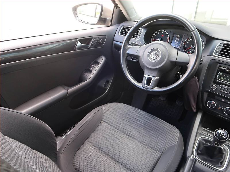 Volkswagen Jetta (2012) 1.2 TSI, Serv.kniha, Tempomat - fotka 7 z 16