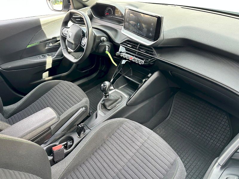 Peugeot 2008 (2024) 1.2 74 kW PureTech - fotka 7 z 25