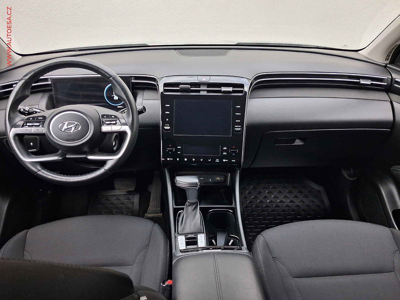 Hyundai Tucson (2021) 1.6 T-GDi 48V MHEV 4x4, ČR - fotka 8 z 17