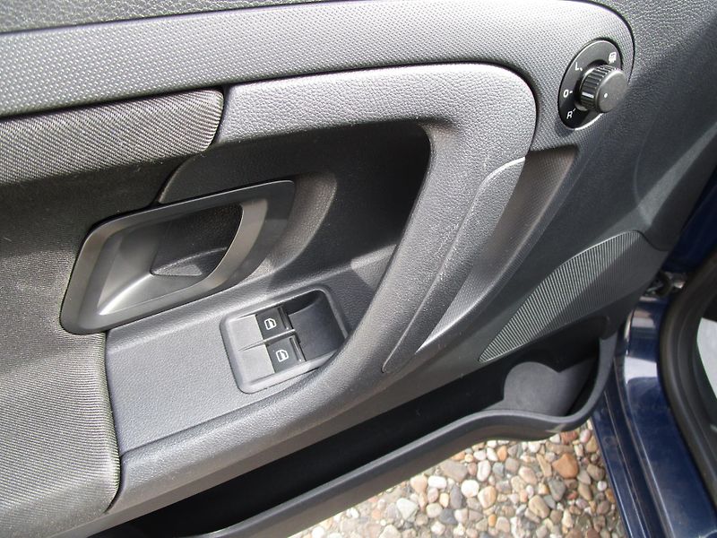 Škoda Roomster 1,6TDI-77KW- NOVÁ STK - fotka 22 z 25