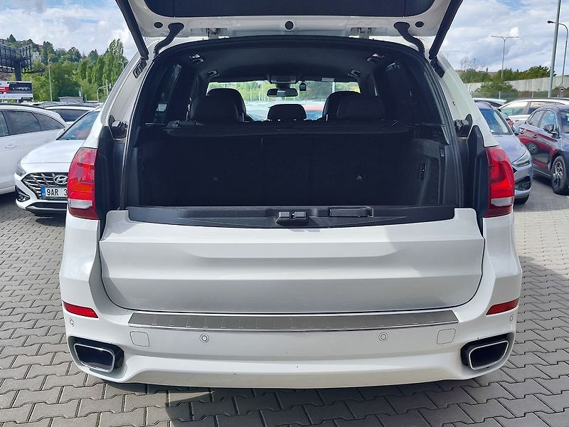 BMW X5 3.0/230kW xDrive40d - fotka 9 z 40