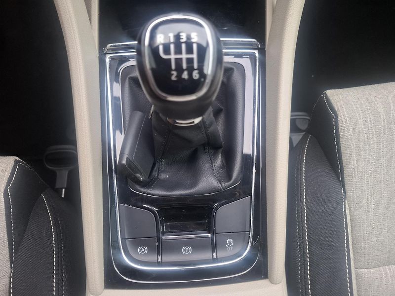 Škoda Karoq (2019) 2.0TDI,nehav,72tkm,top stav - fotka 18 z 21