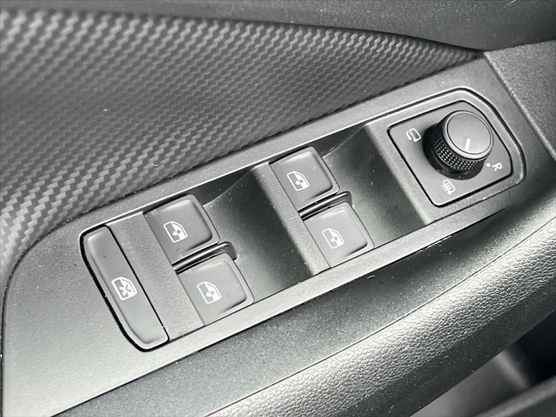 Škoda Scala 1,0 TSi 85 kW 7DSG MONTE CARLO - fotka 20 z 33