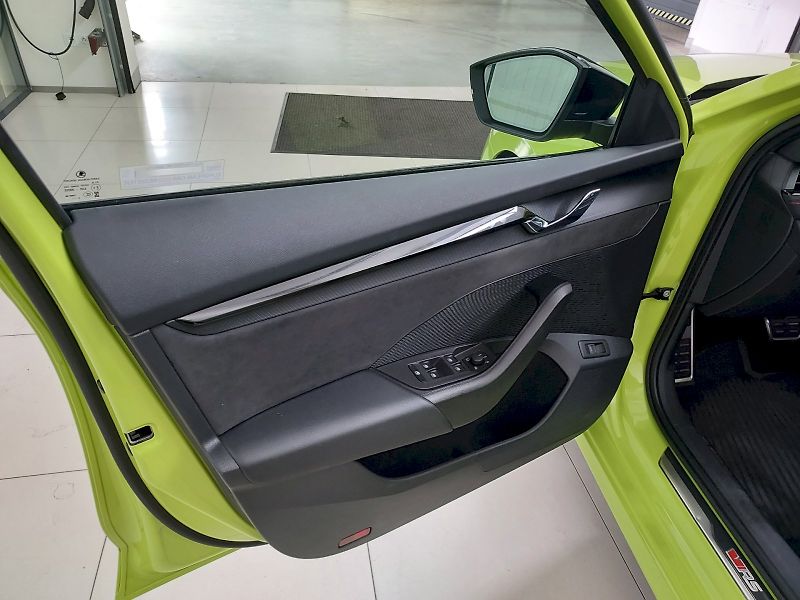 Škoda Octavia (2022) COM RS TDI 147/2.0 A7A - fotka 11 z 33