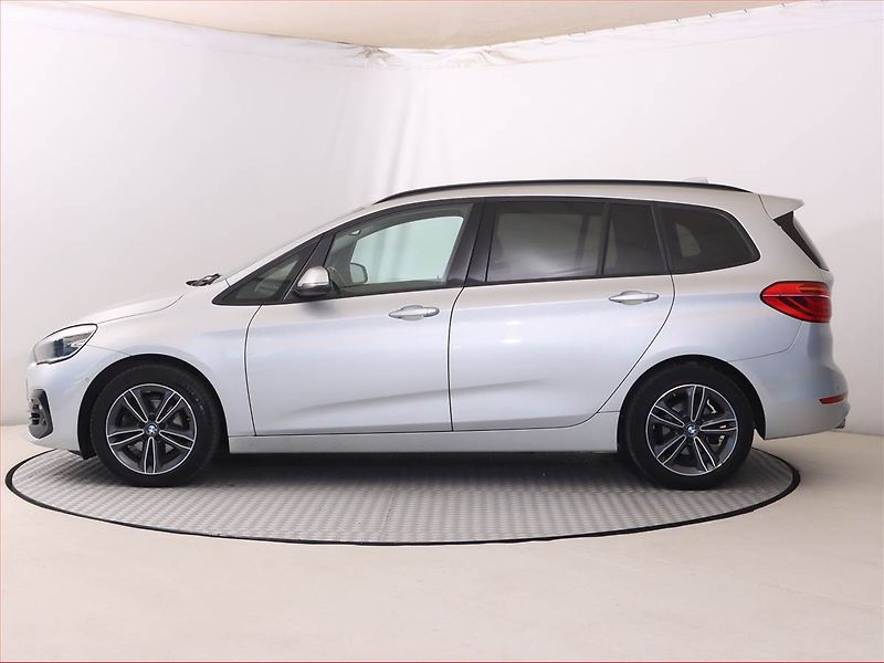 BMW Řada 2 (2019) 216i Gran Tourer, Serv.kniha - fotka 3 z 21