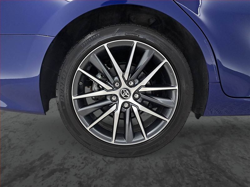 Toyota Camry (2023) Executive 2.5 Hybrid - fotka 15 z 19