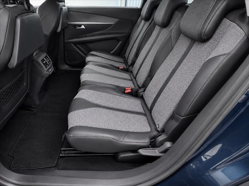 Peugeot 5008 1,6 7 míst/Tažné/Aut/Navi - fotka 11 z 18