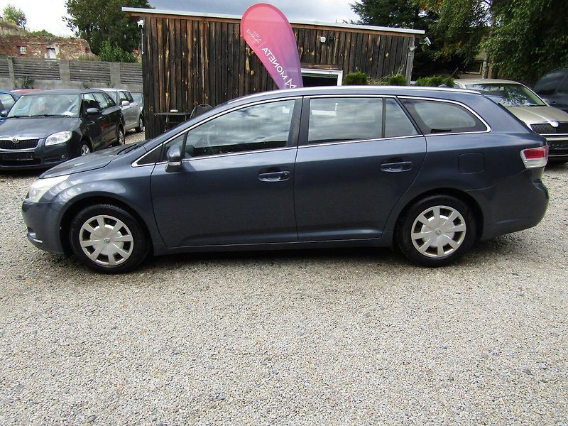 Toyota Avensis (2010) 1.6 16V  97kW  ZIMNÍ PNEU - fotka 3 z 37