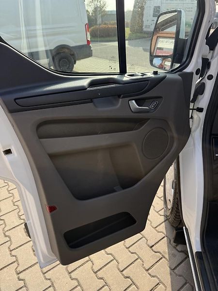 Ford Transit Custom (2022) 2,0-TEMPOMAT-SENZORY-TAŽNÉ  - fotka 31 z 48