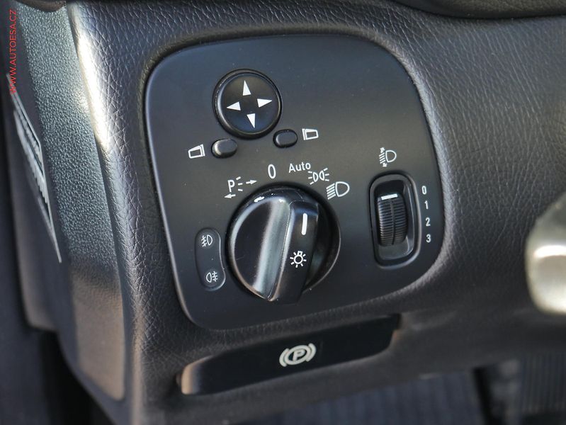 Mercedes-Benz Třídy C (2007) 1.8 i, autoAC - fotka 19 z 21