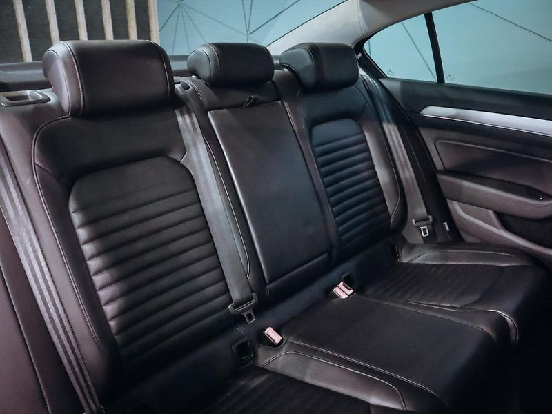 Volkswagen Passat 2.0TDI Highline 4M 176kW - fotka 24 z 29