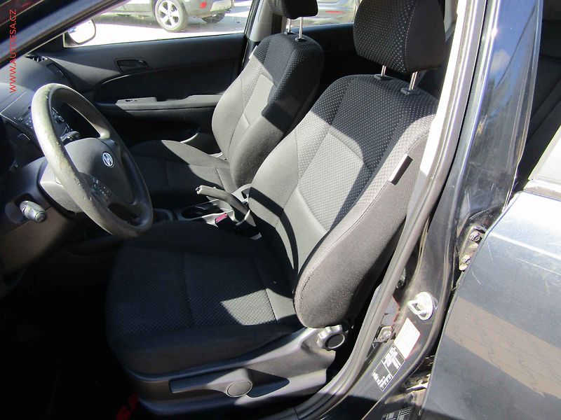 Hyundai i30 (2010) 1.4 i, AC - fotka 9 z 15