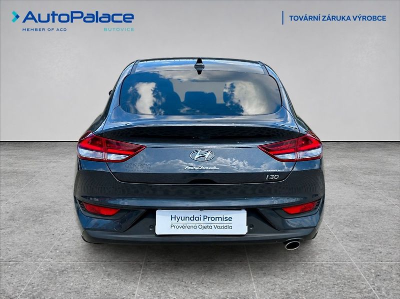 Hyundai i30 1,6 CRDI STYLE PREMIUM AT - fotka 5 z 10