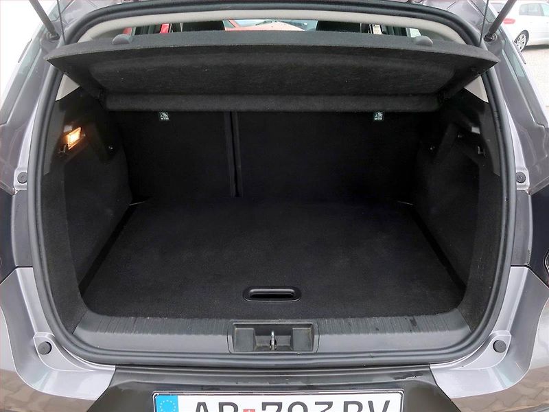 Renault Captur (2022) 1.0 TCe, Serv.kniha, Tempomat - fotka 11 z 13