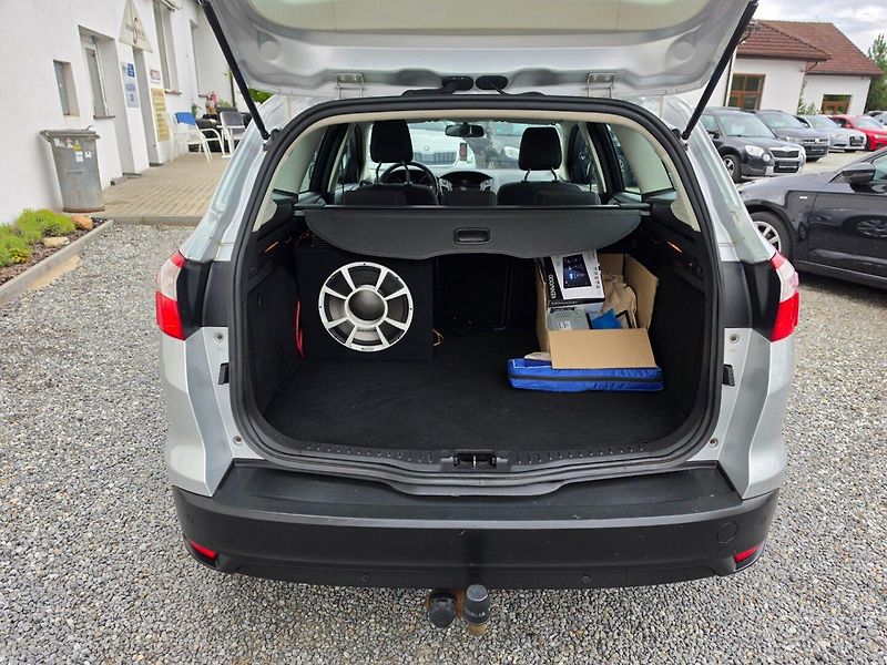 Ford Focus (2012) 1.6 16V Serviska,Tažné - fotka 14 z 20