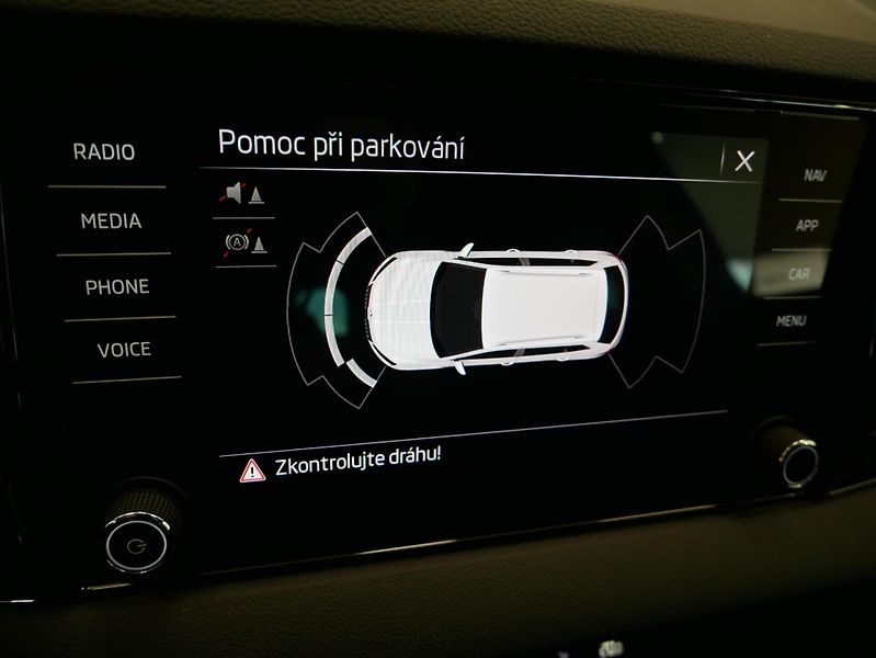 Škoda Karoq - fotka 21 z 25