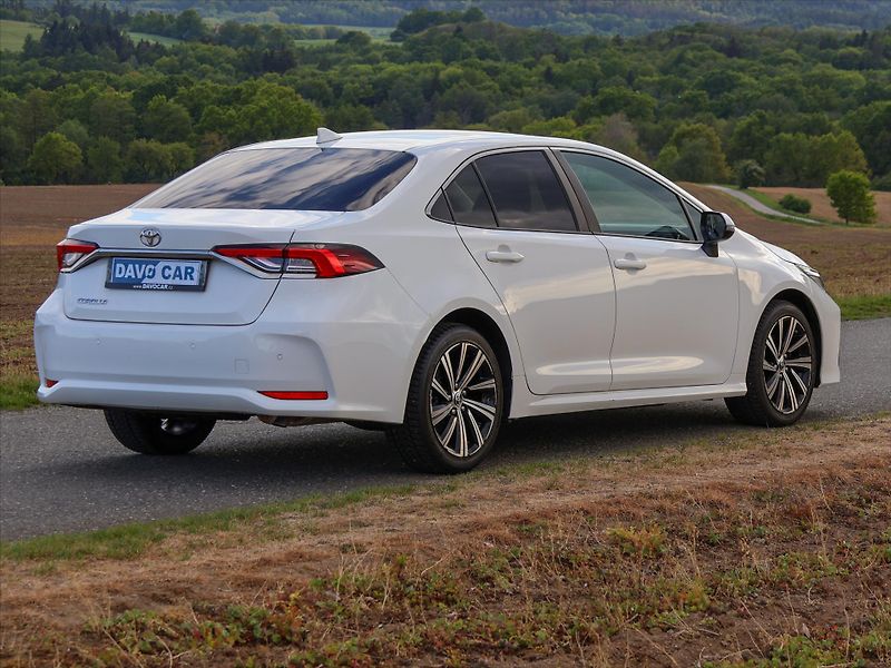 Toyota Corolla 1,5 VTi Aut. DPH CZ Comfort - fotka 7 z 30